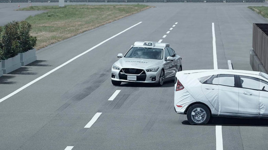 該技術可檢測遠處緩慢的車流和道路障礙物。（圖／翻攝自Nissan官網）