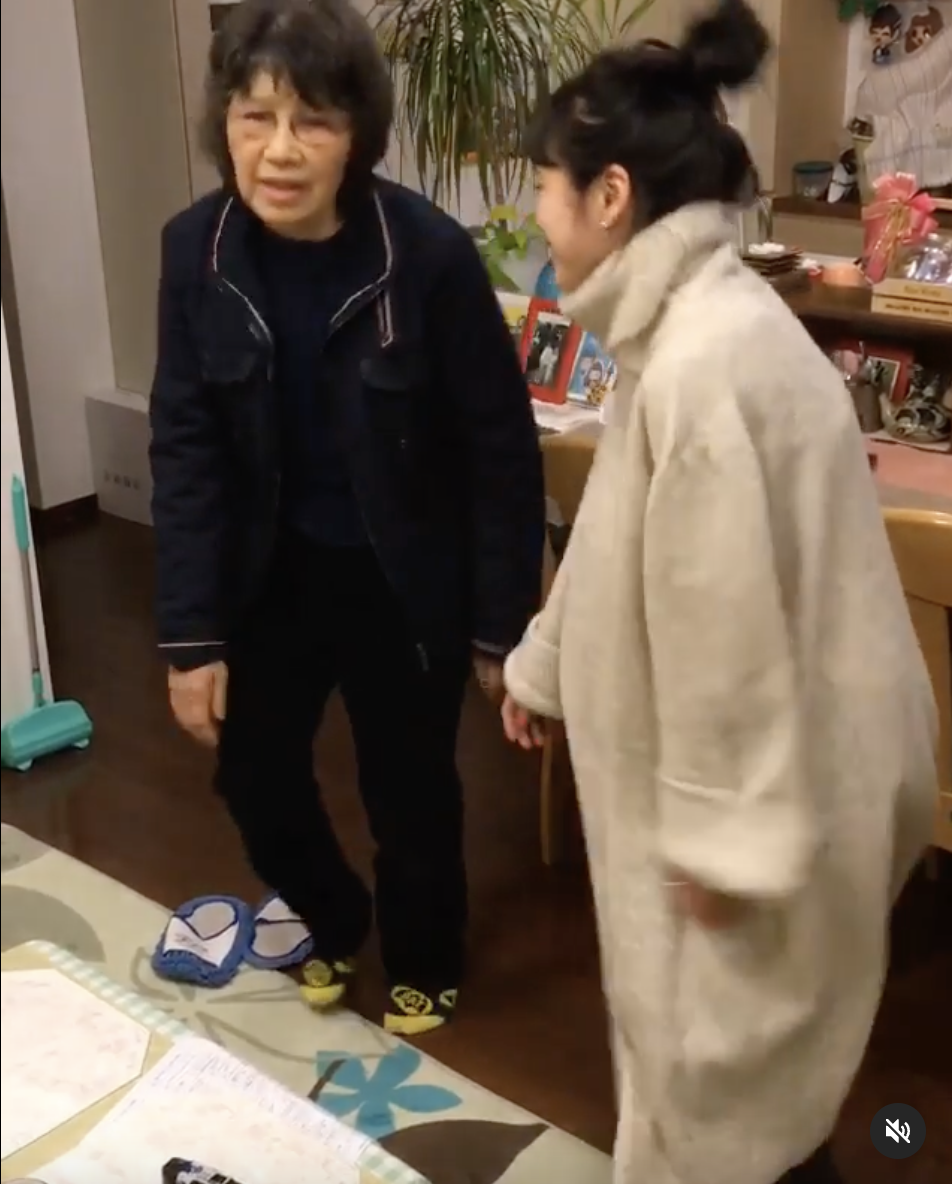 殭屍體操每次3組，簡單瘦小腹。（圖／翻攝自@abe_happy IG）