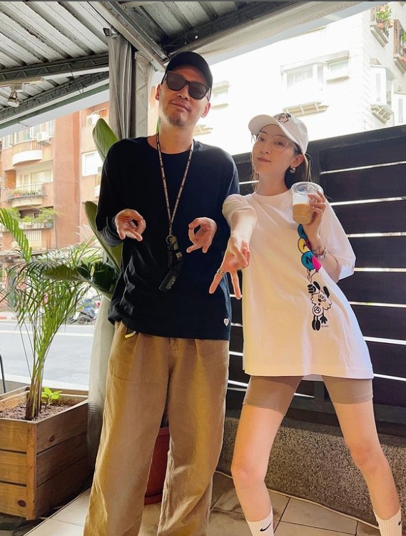 翁馨儀和張少懷育有一雙兒女。（圖／翻攝自hsinyiwong IG）