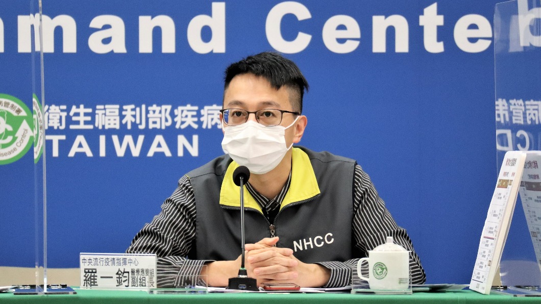 20多歲打3劑首位重症「上吐下瀉、腹痛變呼吸窘迫」　羅一鈞：疑細菌感染