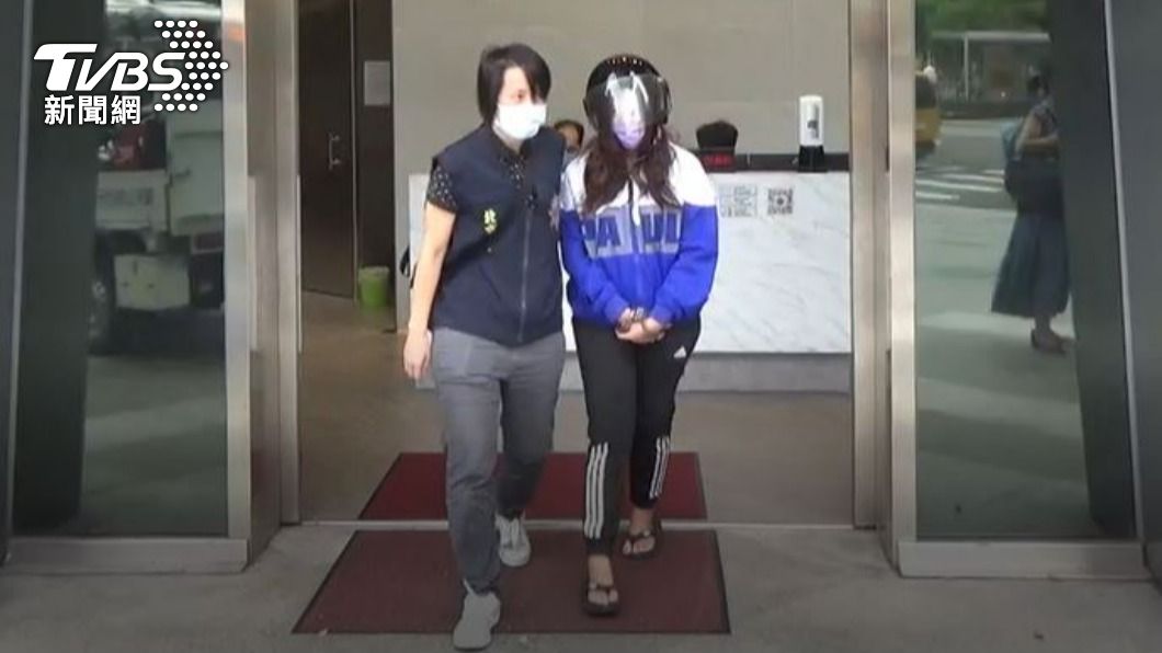 女藥頭躲警追緝足不出戶 把海洛因藏「英文字典」裡