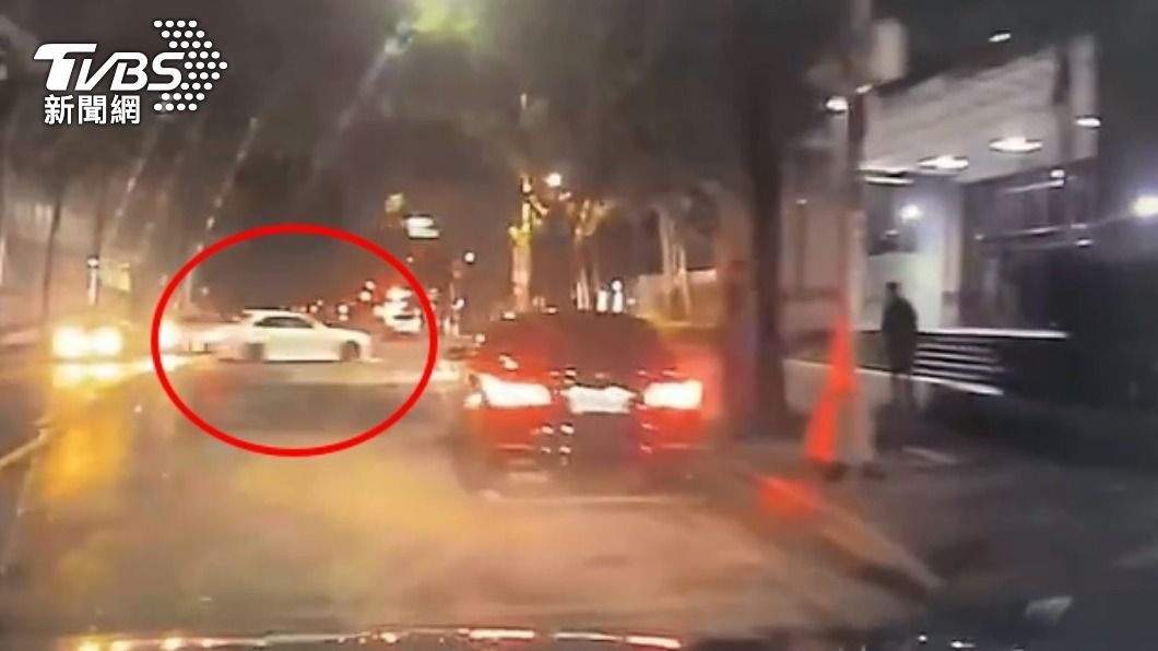 討800萬債務！北檢外爆二波衝突　男中3刀濺血倒地
