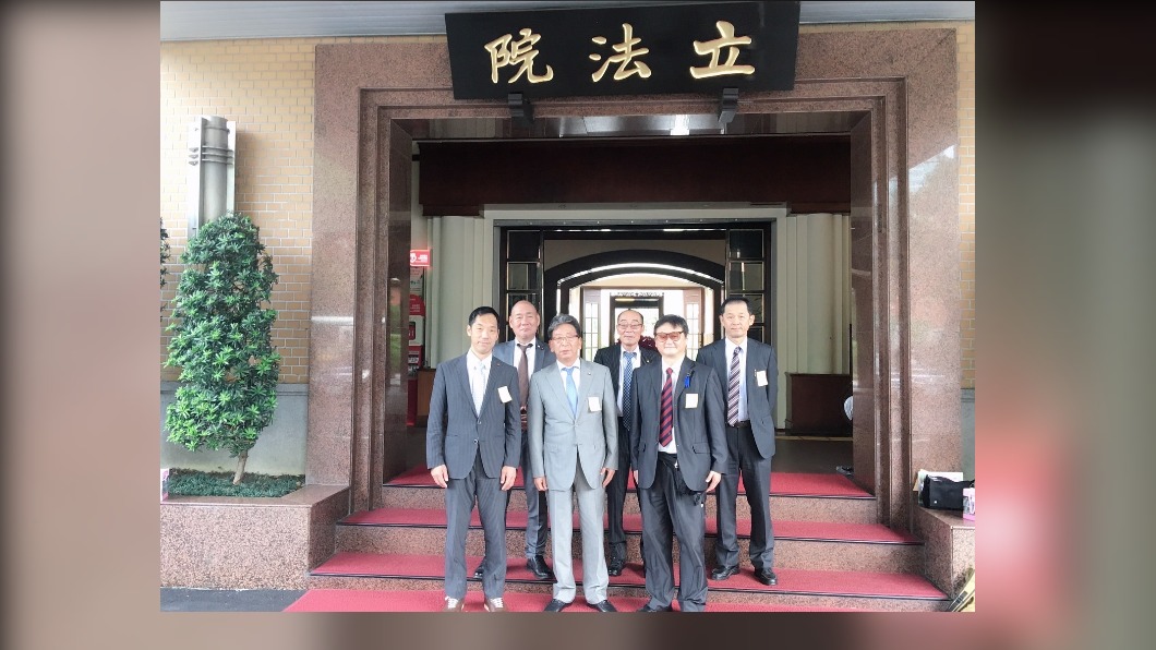 越川隆文曾隨日本政要參訪團訪問台灣，也到立法院參訪。（圖／山田摩衣提供）