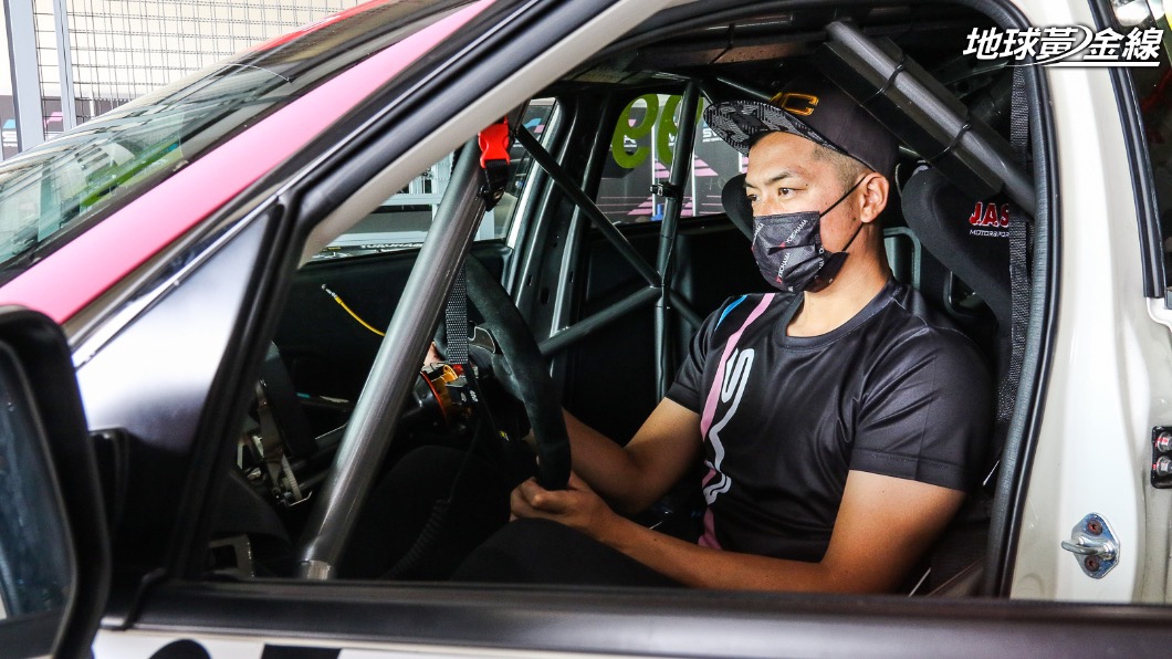 《營業中》姚元浩「認真病」無解？　賽車場同樣絕不妥協