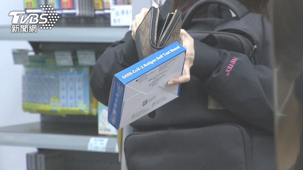 蔡英文昨日表示這個月預計會取的一億劑的快篩試劑。(圖/TVBS)