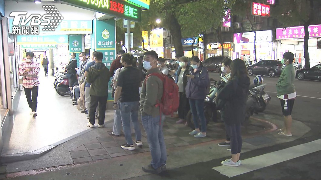 不要再盲目排快篩了! 律師揭「4點」:保護自己才重要
