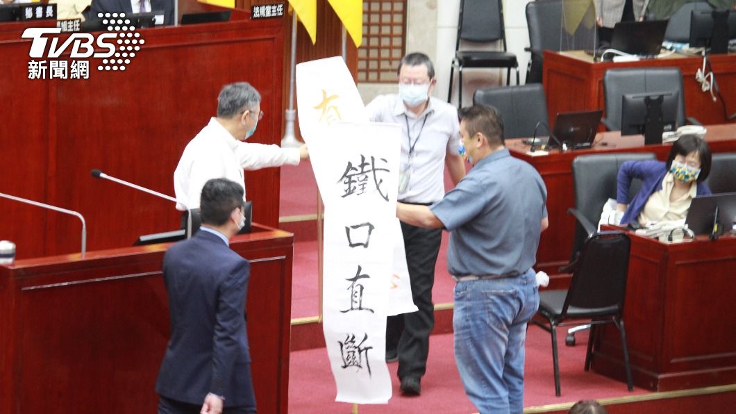 議員讚鐵口直斷　柯文哲再預言過3天進黑暗期PCR不準