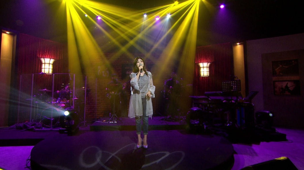 方季惟上節目《那些年。那些歌》演唱經典歌曲。(圖/年代提供)