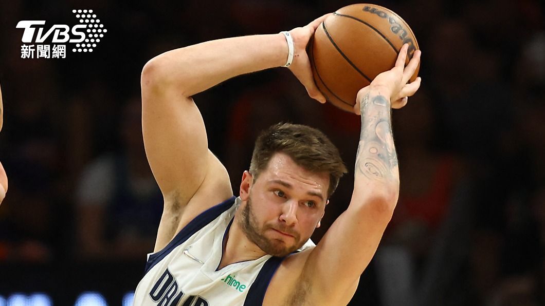 上一戰攻下45分的唐西奇(Luka Doncic),此役也有35分演出,無奈球隊仍輸球。(圖/達志影像路透社)