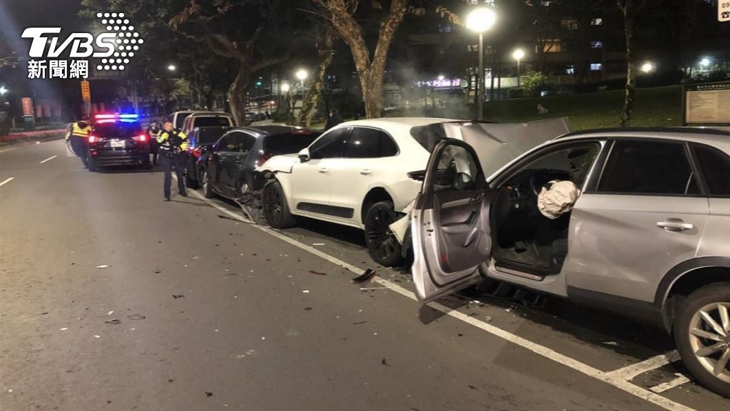 去年南港發生奧迪休旅車自撞事故,警方追查後才發現是假車禍。(圖/TVBS)