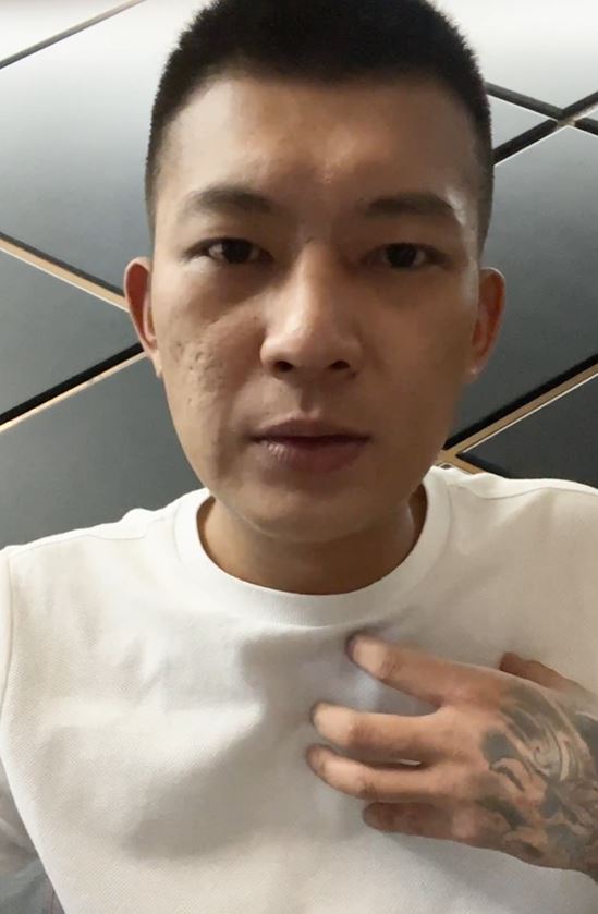 鳳梨日前嗆連千毅「社會不是你在喬的啦！」（圖／翻攝自鳳梨臉書）