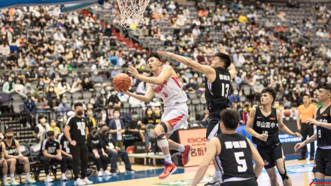 觀點/「威狼,摟尬!」 環山部落片翼戰士–陳將双