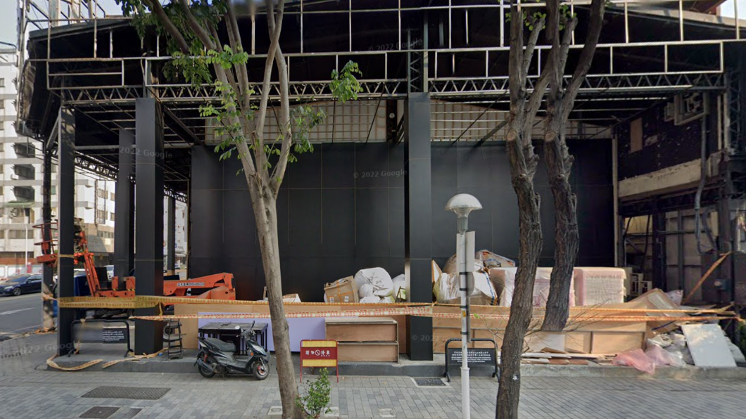 疑不敵疫情!「地表最浮誇」店倒閉 幸福金龍鍋悄悄退場
