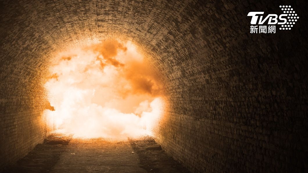 相傳有7人遺體被黏在隧道天花板。（示意圖／shutterstock達志影像）