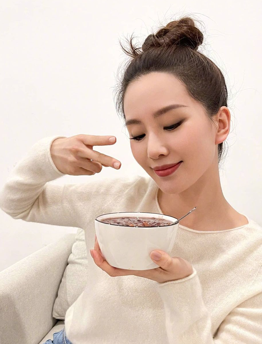 劉詩詩曾經過著每天只吃蘋果＋優酪乳的不健康減肥生活。（圖／翻攝自IG）