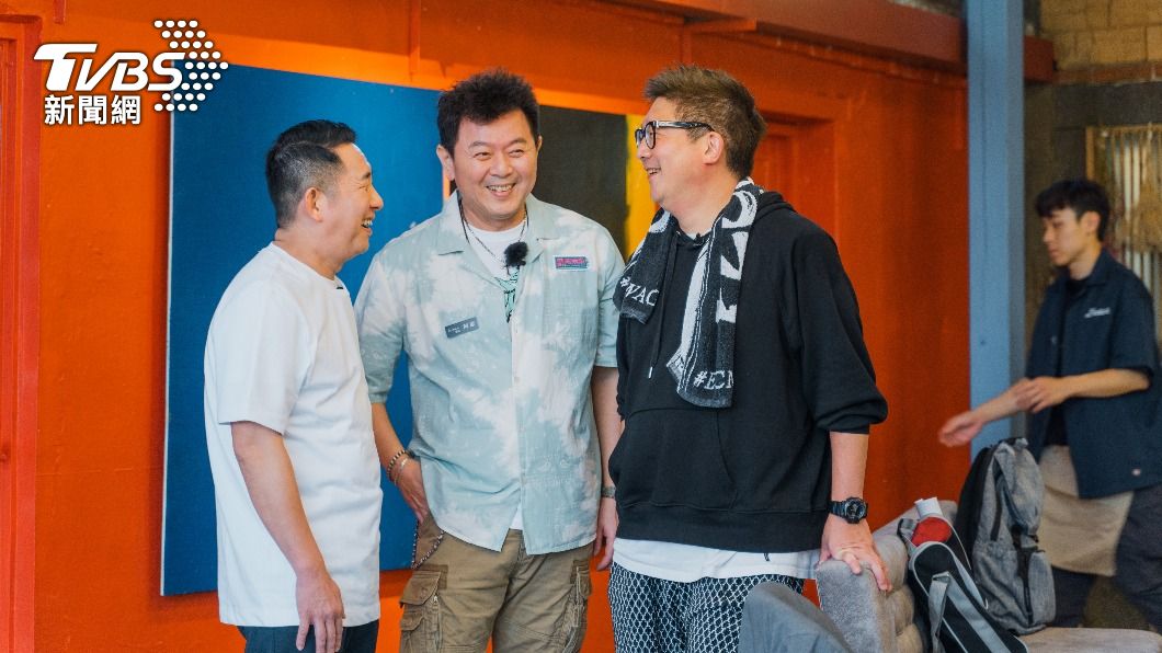 屈中恆（左起），庹宗康以及黃小柔的老公王睿是認識30幾年的好友。（圖／TVBS）