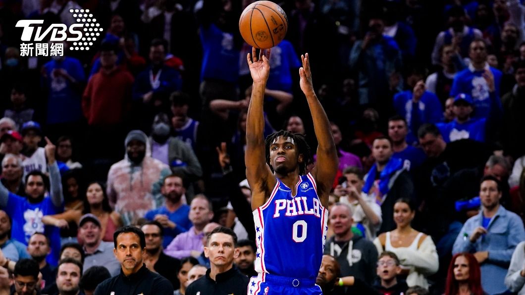 76人小將馬克西(Tyrese Maxey)全場得到21分,全集中在下半場。(圖/達志影像美聯社)