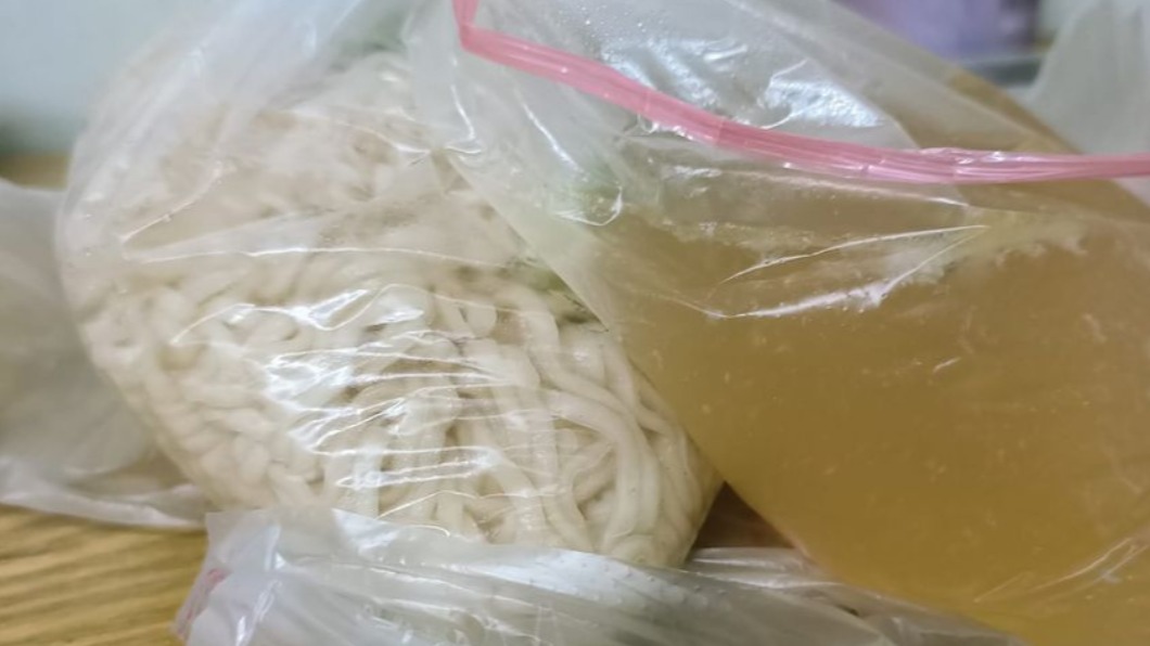 魚市場「泡麵+蛋」多少錢? 男心痛公開金額:踩雷了