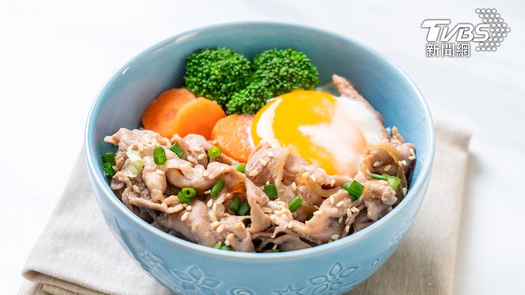 簡單又能快速上桌的美味! 這款日式丼飯最對老饕的胃