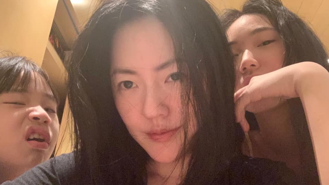 小S徐熙娣母親節收許老三DIY手鍊 二女兒牛排大餐犒賞
