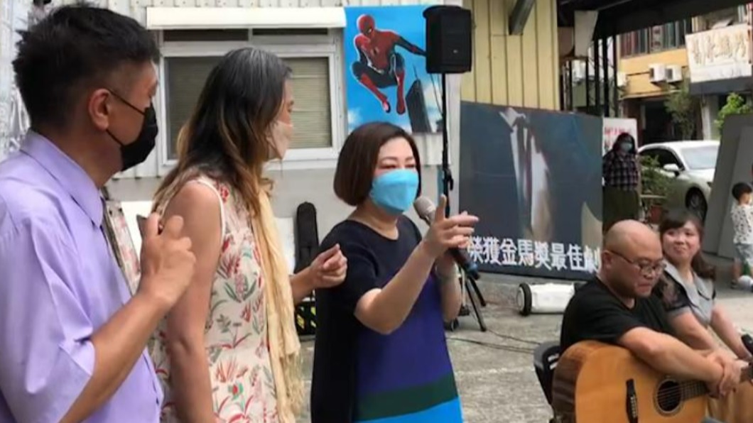 文夏離世後紀念看板揭幕 文香母親節談婆婆:她真的很偉大
