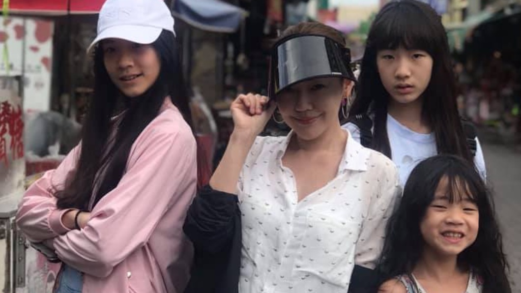 小S育有3個漂亮女兒。（圖／翻攝自小S臉書）