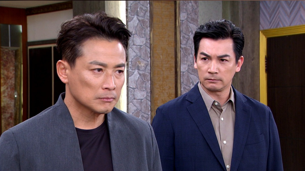 伊正（右）再次演出反派，左為江宏恩。（圖／三立提供）