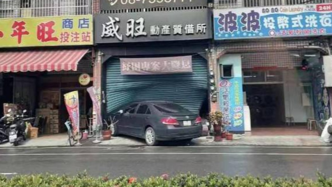 你開我槍、我撞你家!屏東賭債爆槍擊、尋仇多家店遭狠撞