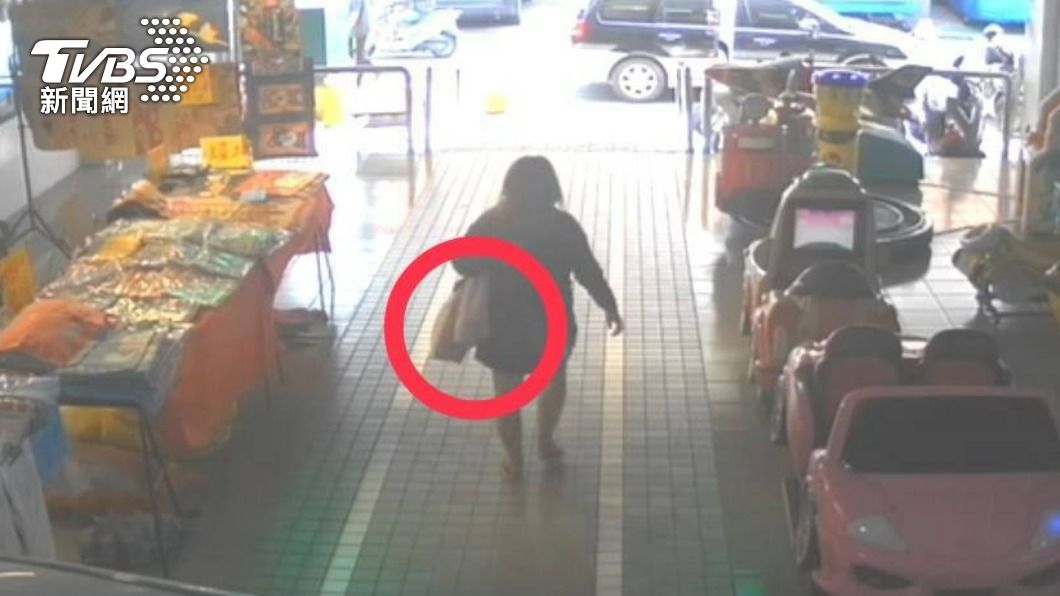 市場女賊摸走萬二包包 警通知到案才知她是居隔者