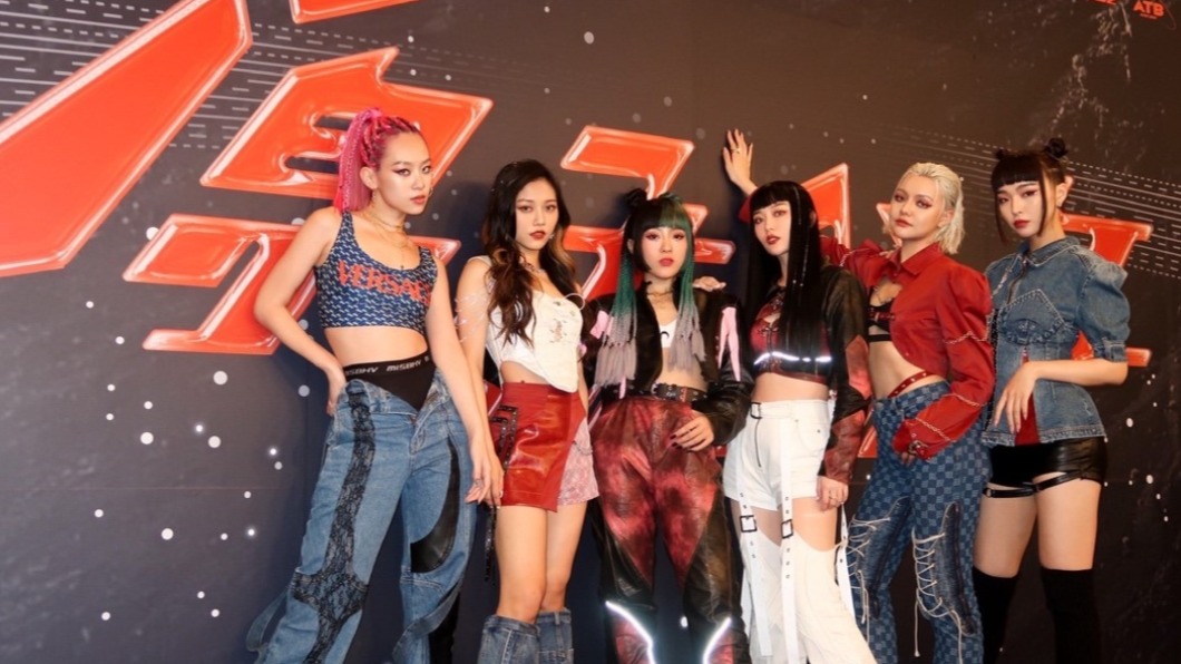 女團HUR驚爆4團員確診。(圖/AOA ENTERTAINMENT LAB 提供)