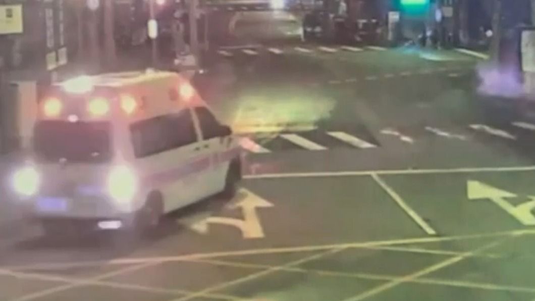 救護車獲報到場。（圖／TVBS）