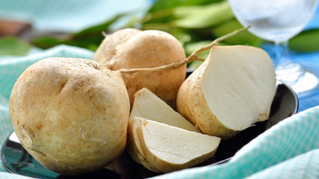 豆薯外觀類似豌豆的種子不可食用。(示意圖/shutterstock達志影像)