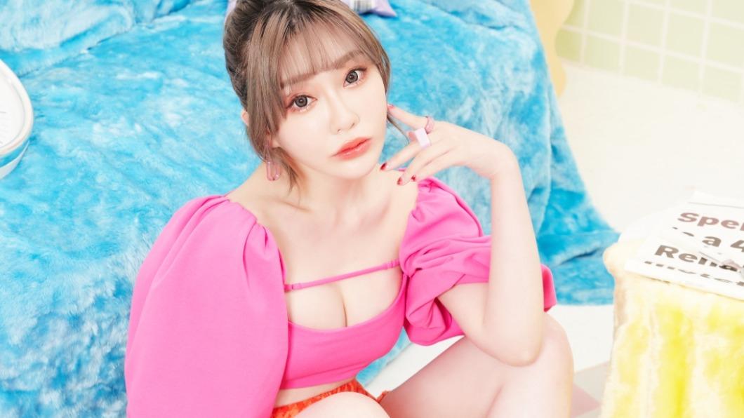 璃奈醬拍攝雜誌封面。（圖／JKF提供）