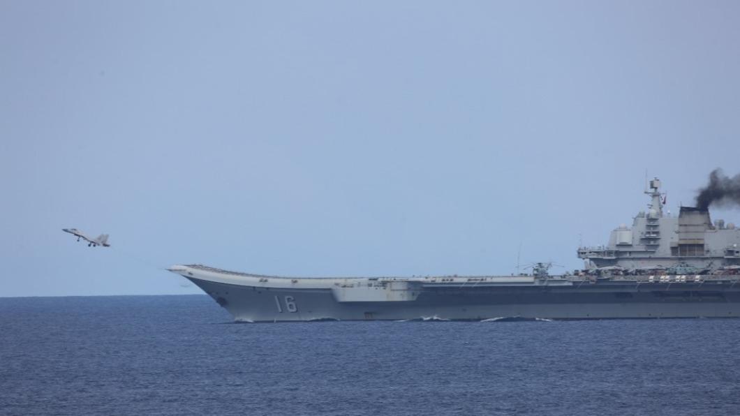 共軍遼寧艦在台灣附近海域長期訓練 日方加強警戒