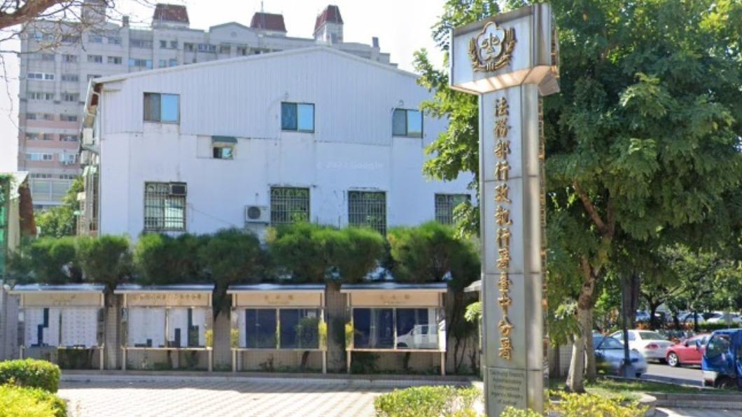 用人頭炒房賺6百萬!稱沒錢繳稅卻在臉書炫富 女遭管收