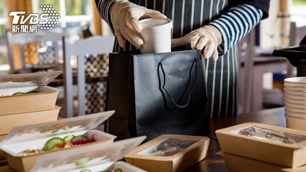 外食自備盛裝容器及餐具，是最佳的選擇。（示意圖／shutterstock達志影像）