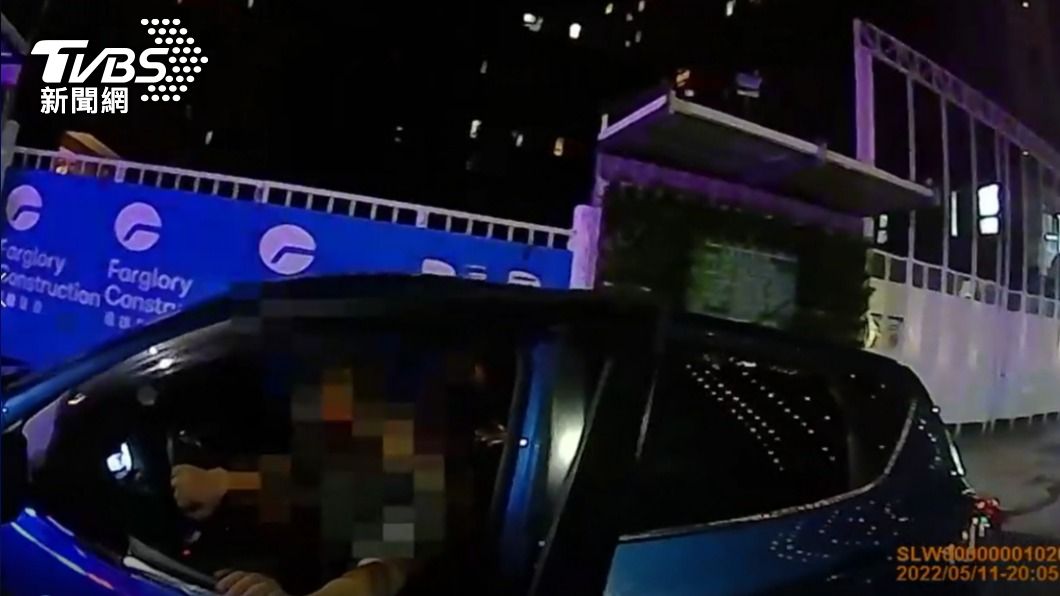 警方獲報有女子當街被擄。(圖/TVBS)