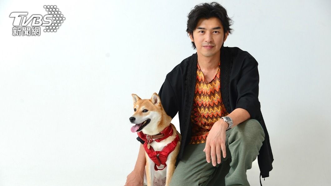 陳柏霖看著「柴犬Afuri」長大。（圖／許方正攝）