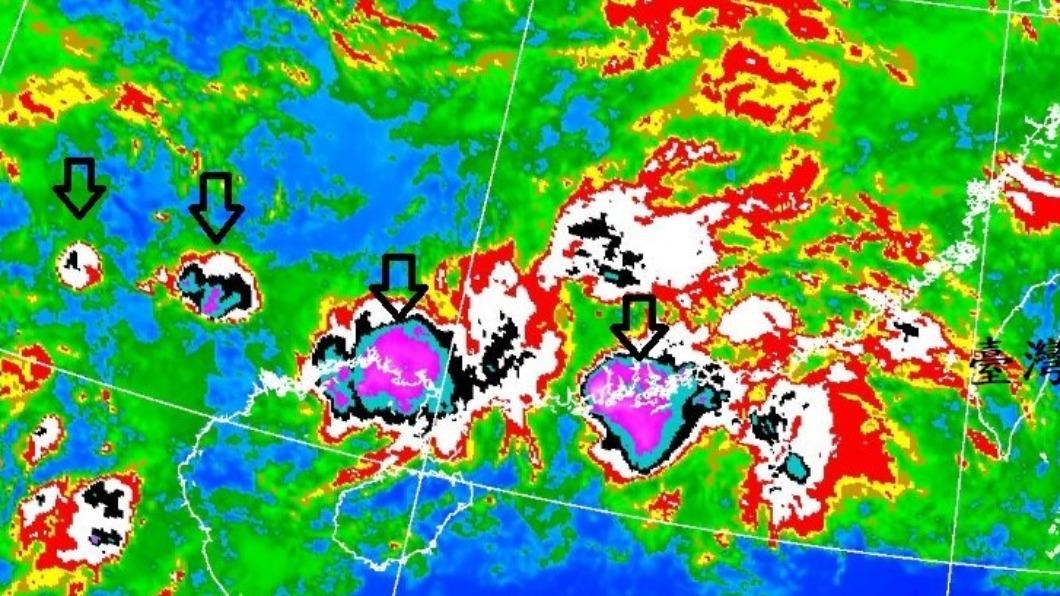 11縣市大雨特報!鄭明典示警「對流胞排排站」慎防炸雨