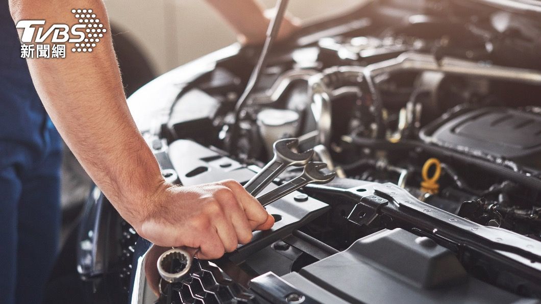 許多人表示怠速熄火很傷車。(示意圖/shutterstock達志影像)