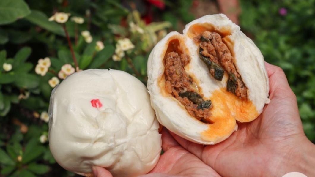 剝皮辣椒包是「東興包子舖」的特色口味。(圖/翻攝自日嚐 Daily Eater)