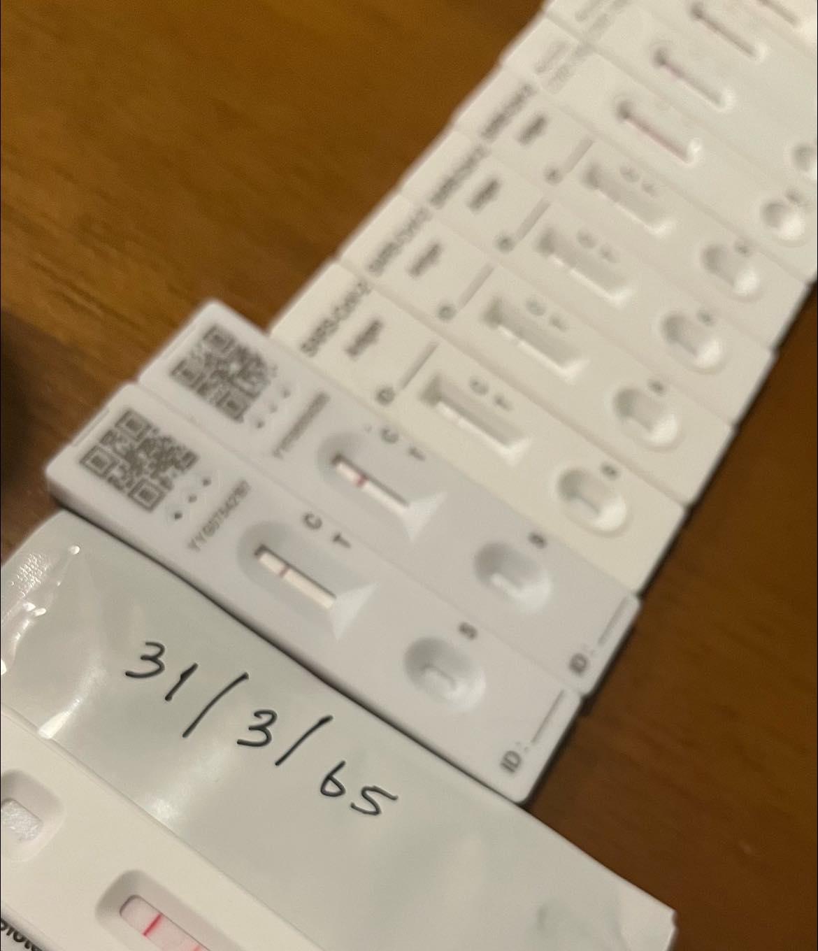 BOWKYLION在3月時確診新冠肺炎。(圖/翻攝自BOWKYLION臉書)