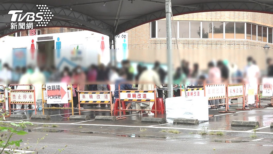 台北市長柯文哲認為北部的PCR量能已經飽和。(圖/TVBS)