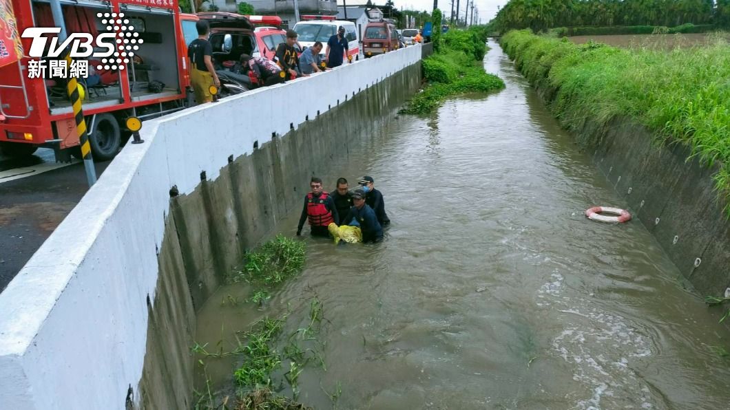 屏東暴雨!25歲騎士跌大排 人車遭急流沖走溺斃