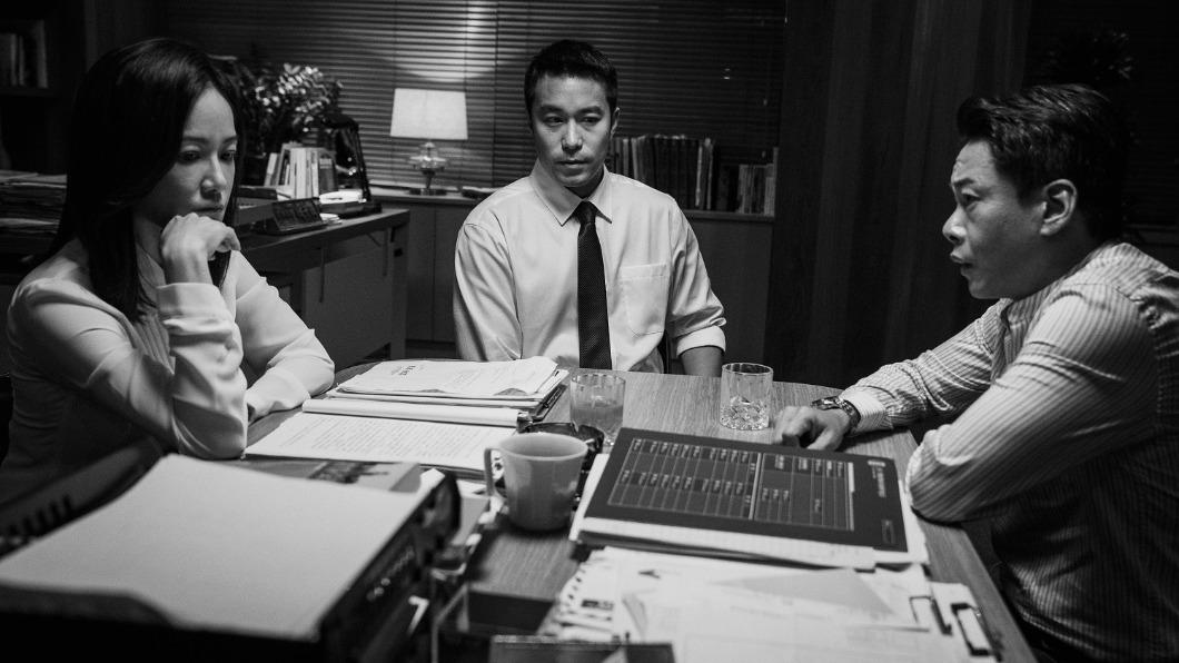 左起尹馨、張孝全、李康生在電影《童話.世界》中合作。(圖/台北電影節提供)