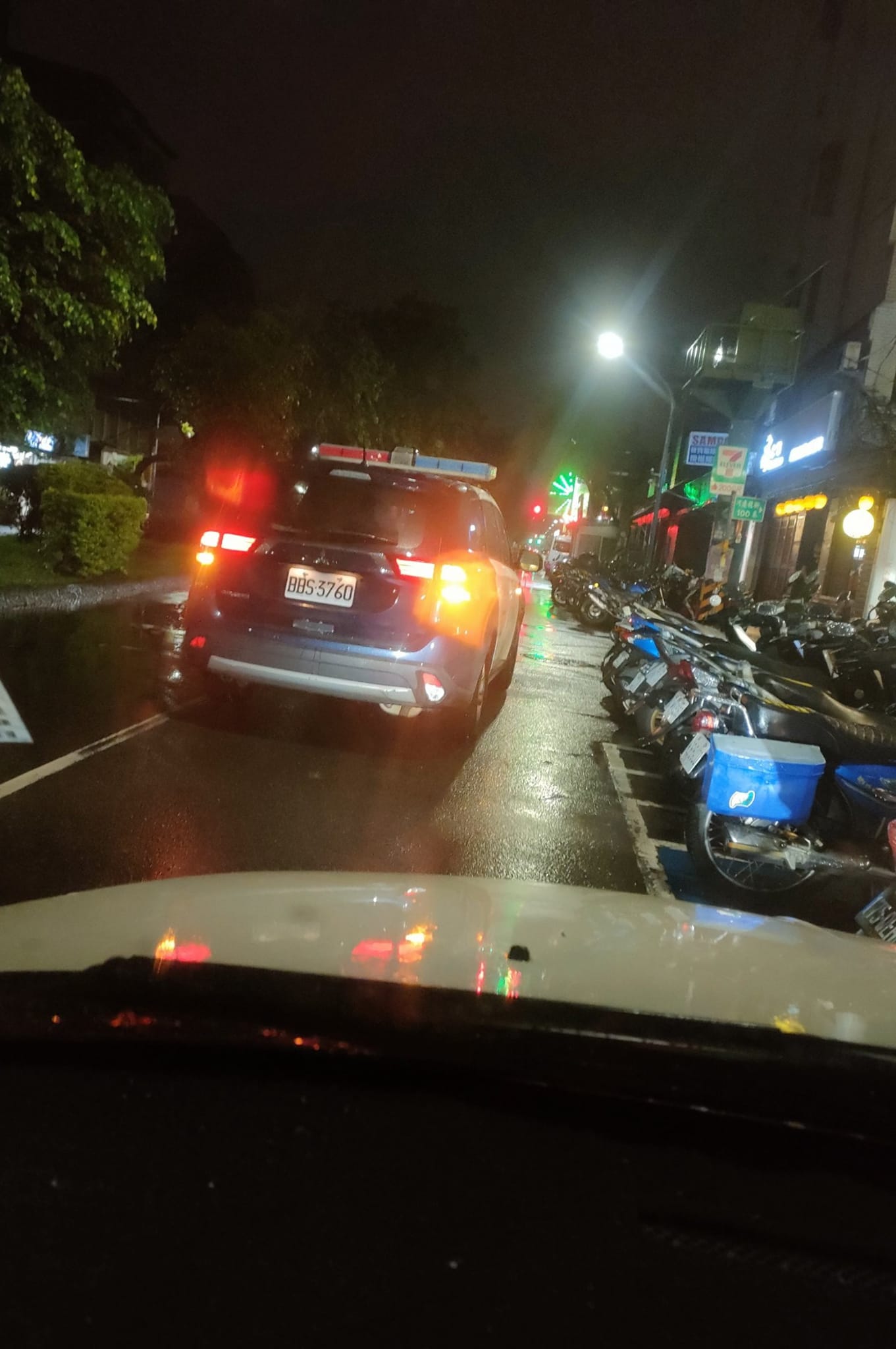 民眾最後報警處理。(圖/翻攝自爆怨公社)