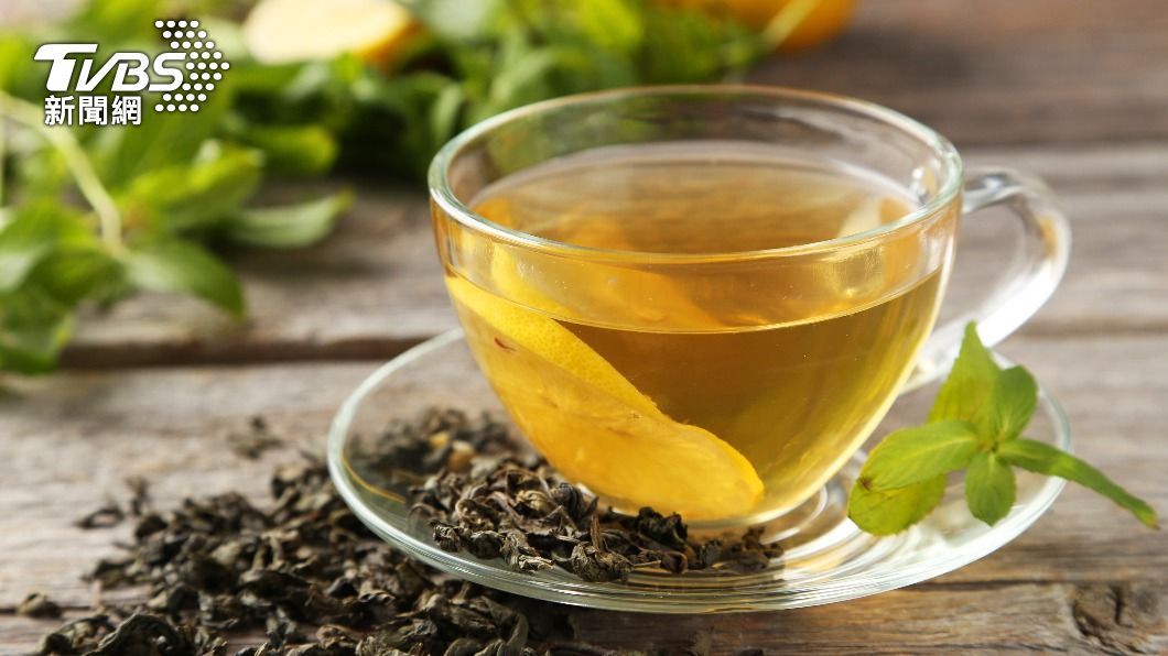 醫生推薦「正氣護衛茶」,與清冠一號效果相似。(示意圖/shutterstock達志影像)