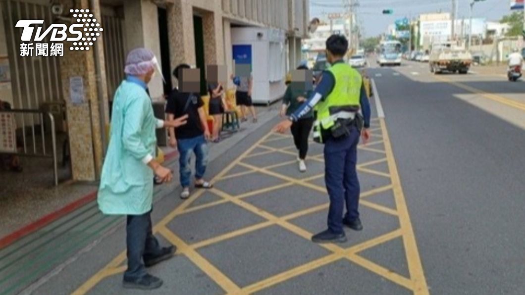 謝姓夫妻不到5分鐘就抵達醫院。（圖／TVBS）
