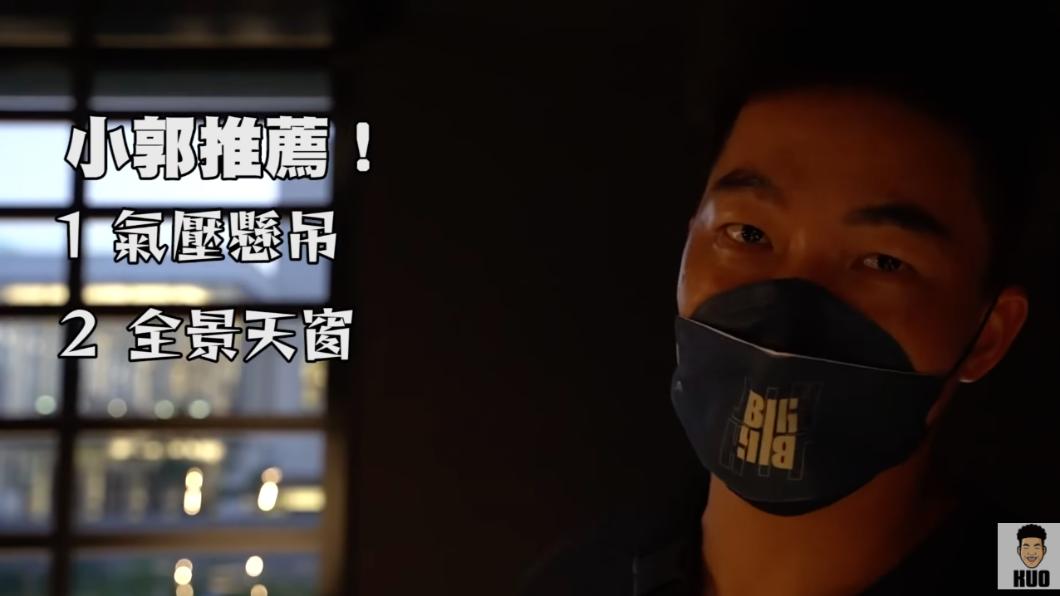 郭泓志受朋友之託前來交車。（圖／翻攝自郭泓志Youtube）