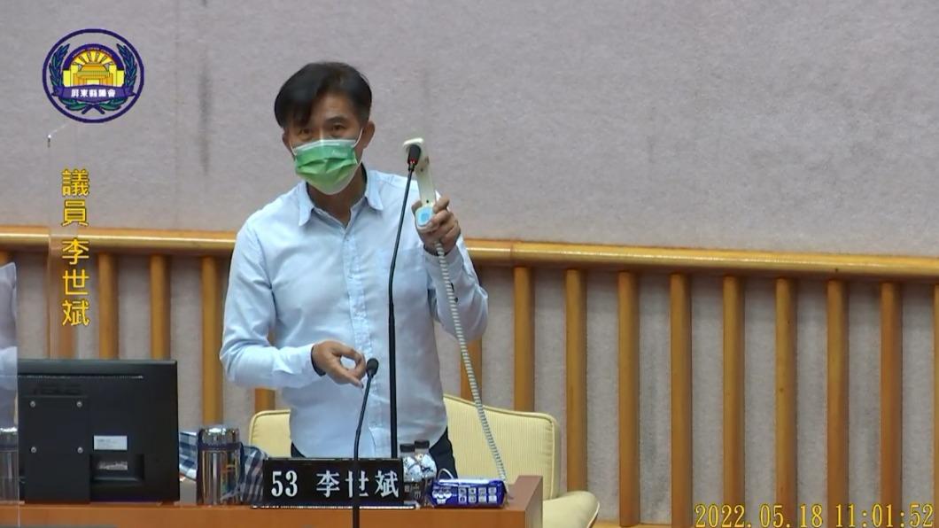 李世斌連打2通電話都沒人接。(圖/翻攝自屏東縣議會)